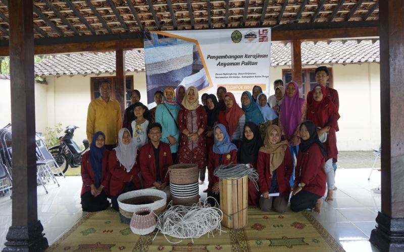 UMY Berdayakan Perajin Anyaman Palitan Giripurwo Kulonprogo