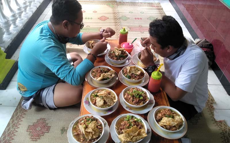 Warung Mi Ayam di Bantul Ini Ramai dan Viral, Makan 5 Porsi Dapat Uang Rp100.000