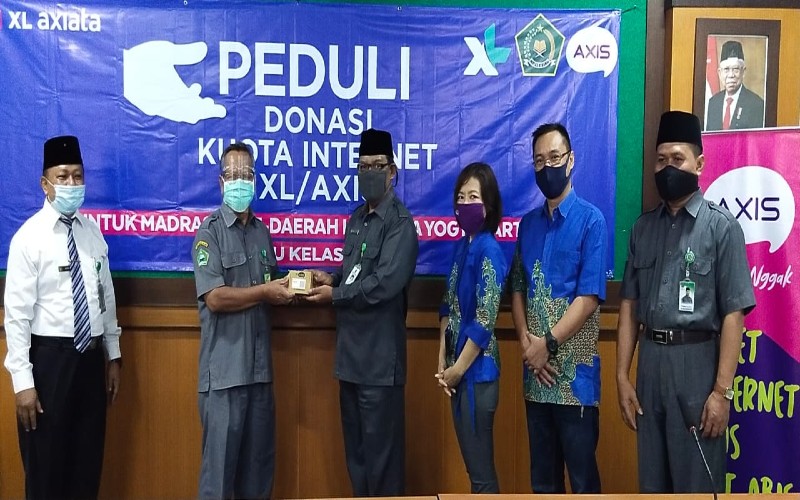 XL Axiata Salurkan 360.000 Paket Internet Gratis untuk Pelajar Madrasah di Jateng &DIY