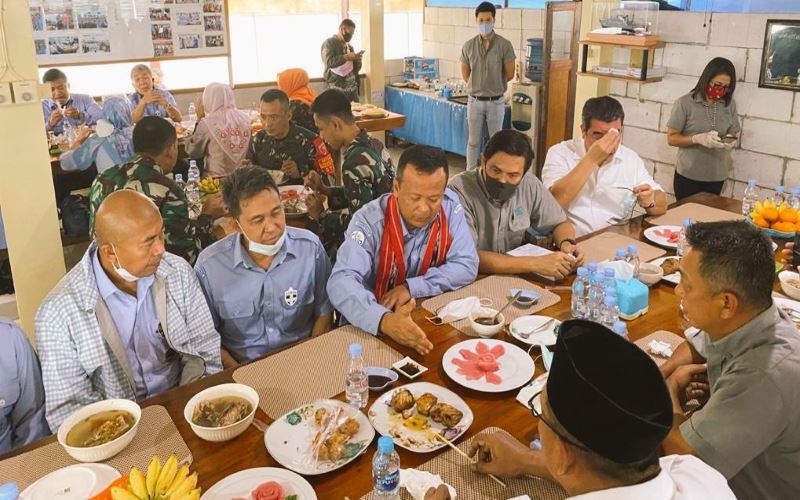 Foto Menteri Edhy Prabowo dan Pejabat KKP Tak Pakai Masker di Restoran Beredar 