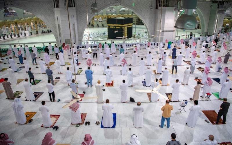 Masjidil Haram Kembali Dibuka untuk Umum Hari Ini, Tapi Masih Terbatas