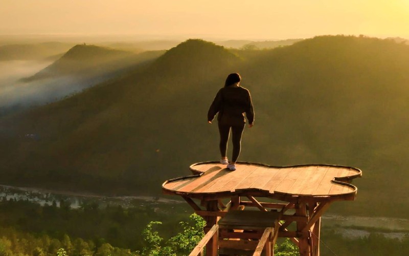 KABAR WISATA: Bukit Panguk Kediwung Surganya Spot Selfie