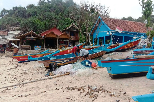 Nelayan Pantai Drini Panen Ikan Layur, Penjualan ke Cilacap