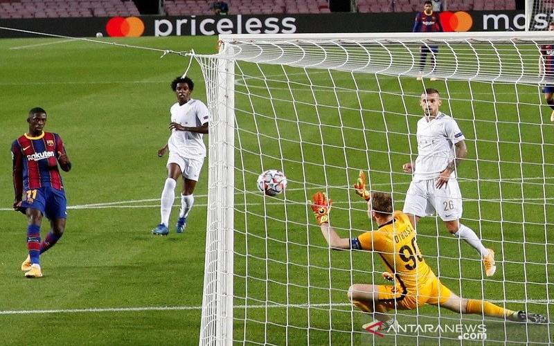 Diwarnai Kartu Merah, Barcelona Bekuk Ferencvaros dengan Skor 5-1