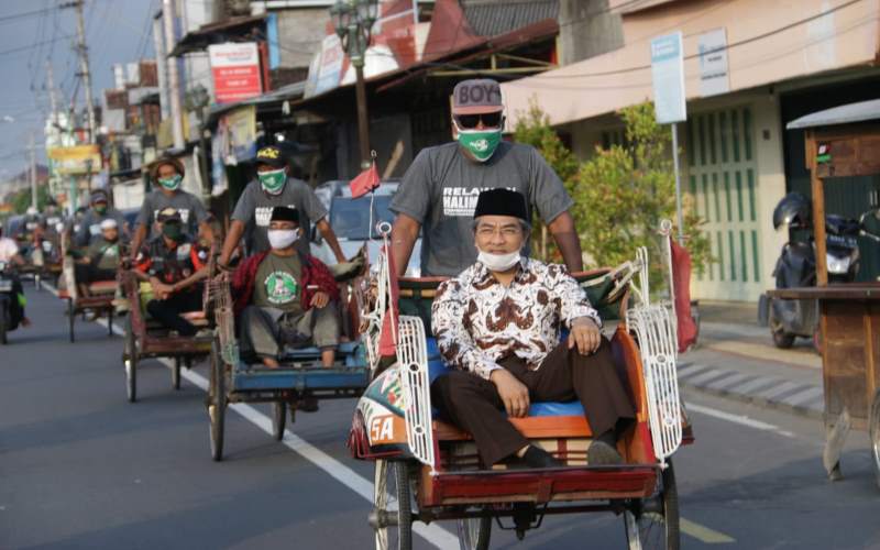 Halim Ingin Tukang Becak Punya Pekerjaan Sampingan & Becak Jadi Transportasi Wisata