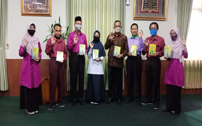Peringati Bulan Bahasa, MTsN 3 Sleman Hasilkan 2 Karya Antologi