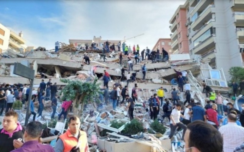 Foto-foto Dahsyatnya Gempa Bumi di Turki, Banyak Gedung Rata dengan Tanah