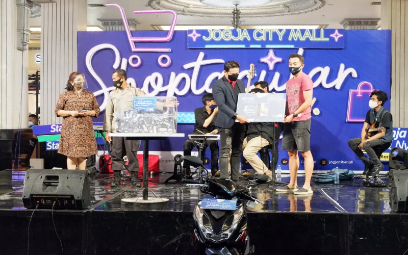 Program Belanja Shoptacular, JCM Undi Grandpize 1 Unit Sepeda Motor
