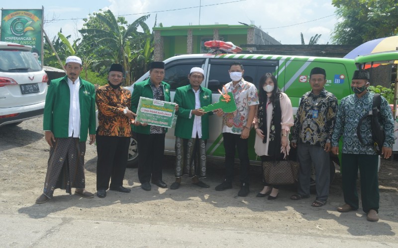 Yayasan Muslim Sinar Mas Bersama Bank Sinarmas Sumbang Ambulans kepada Nahdlatul Ulama di Demak