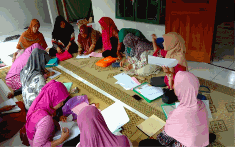 KKN UMY Dampingi Dasawisma Dukuhsari Kelola Administrasi