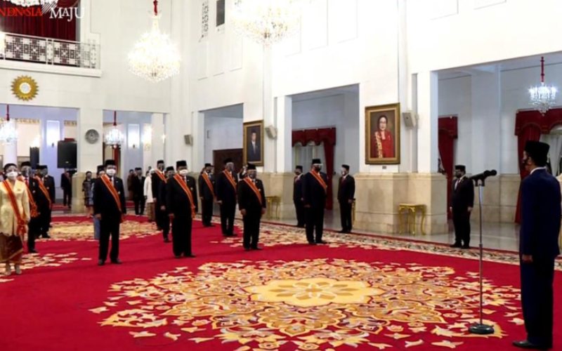 Daftar Penerima Tanda Kehormatan dari Presiden Jokowi
