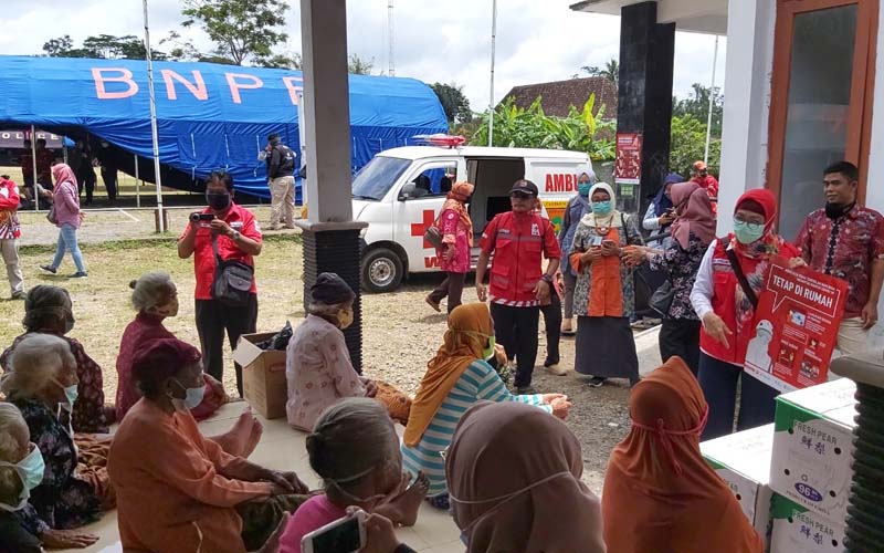 Kunjungi Pengungsi Merapi, PMI DIY Ingatkan Protokol Kesehatan