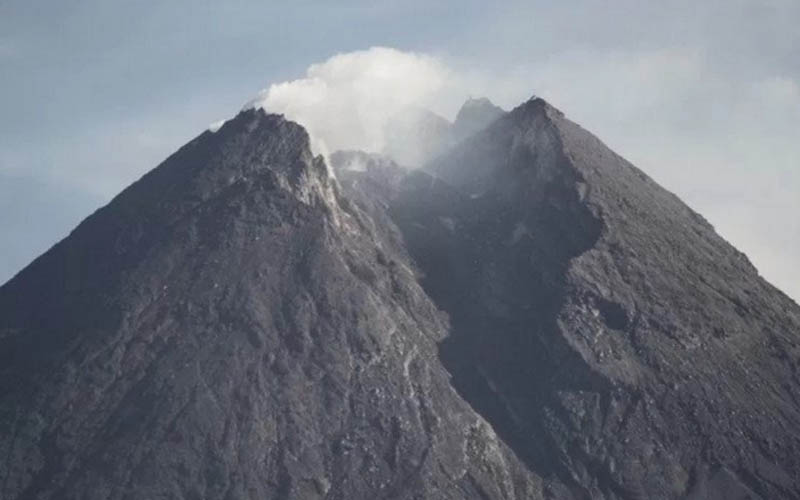 Gunung Merapi Alami 19 Gempa Guguran 