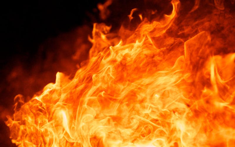 Diduga Akibat Korsleting, Rumah Sarijo di Guwosari Terbakar 