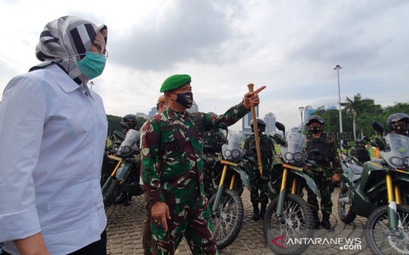 Tentara Turunkan Baliho FPI, Kontras: Polri Tak Percaya Diri