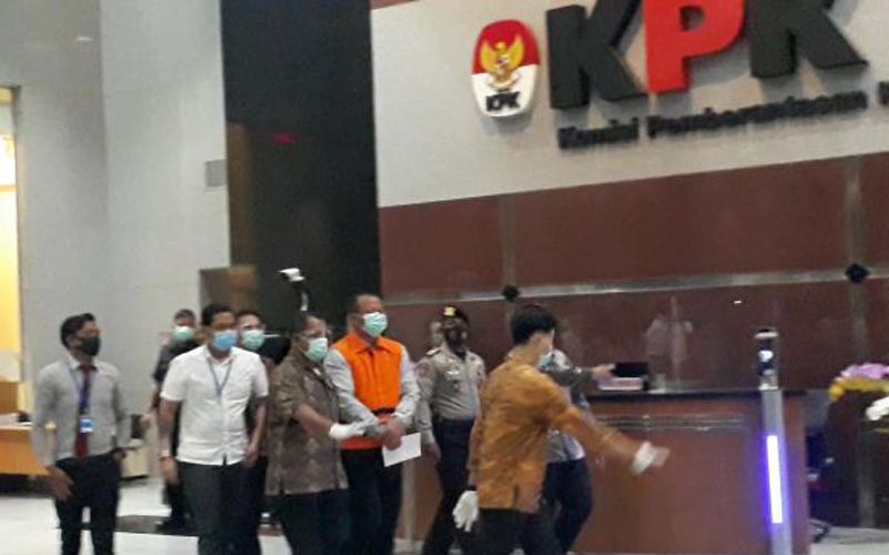 Pakai Rompi Orange, Edhy Prabowo Ditetapkan Jadi Tersangka Korupsi Perizinan Benih Lobster