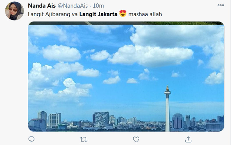 Ini Foto-Foto Indahnya Langit Jakarta Hari Ini