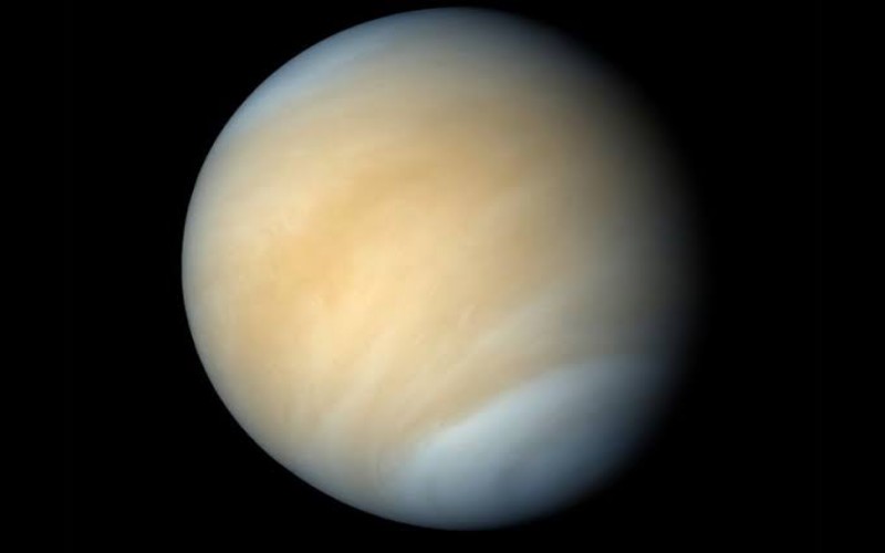 Minggu Dinihari, Posisi Bulan dan Planet Venus Berdekatan