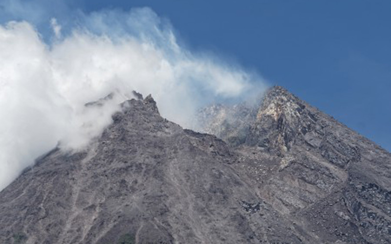 Suara Guguran Terdengar Lima Kali dari Gunung Merapi