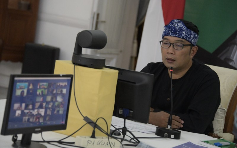 Saling Cuit dengan Mahfud MD, Ridwan Kamil Akhiri Cuitan dengan Kata Maaf
