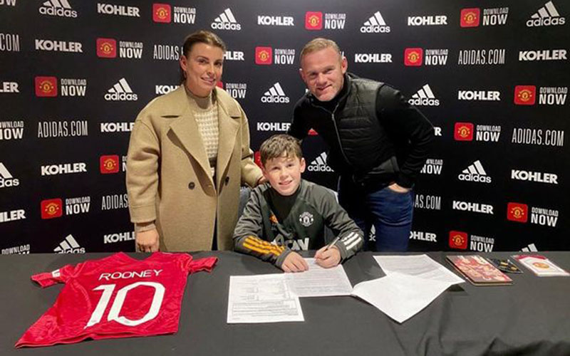 Putra Wayne Rooney Berusia 11 Tahun Teken Kontrak dengan Manchester United