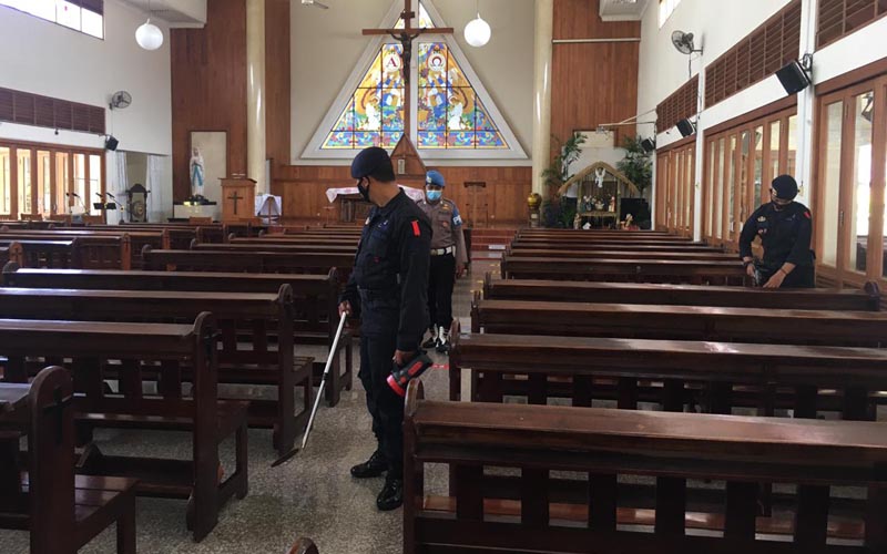 Jelang Natal, Polisi Sterilisasi Gereja di Bantul 