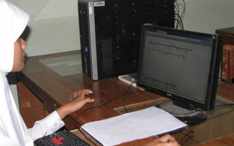 Mantan Guru SMA di Bantul Jadi Pionir Digitalisasi Aksara Jawa