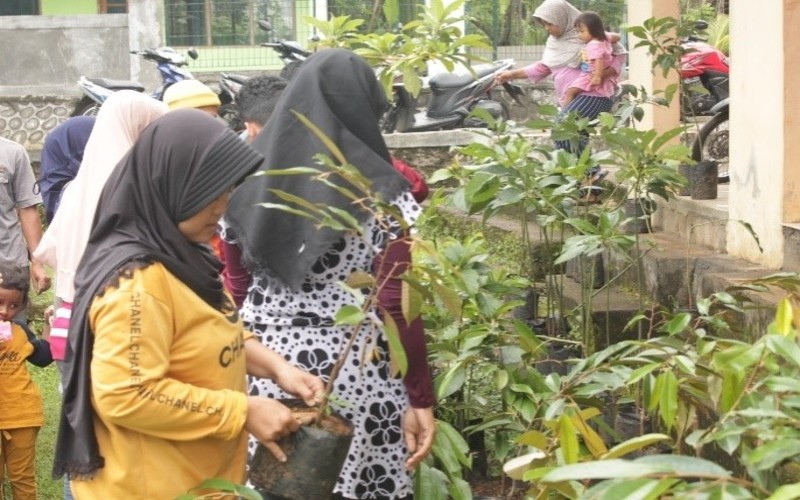 Dapat Bibit Tanaman, Warga Gunungkidul Belajar Budi Daya Durian & Alpukat