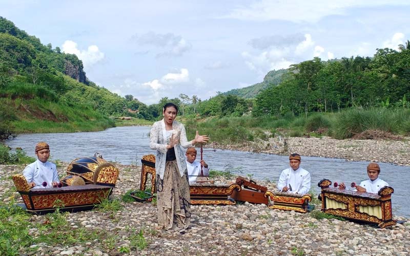 Channel Youtube Visiting Jogja Tayangkan Kontemplasi Musik di Selopamioro