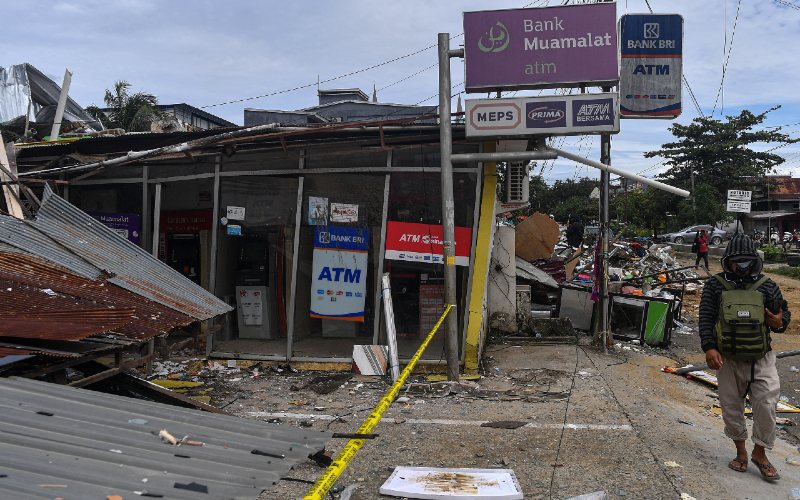 Panglima TNI Perintahkan Bersihkan Puing Bangunan Ambruk Akibat Gempa di Sulbar