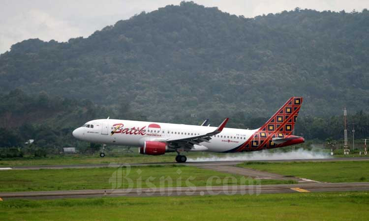 Menhub Budi Karya Lakukan Ramp Check pada Pesawat Batik Air