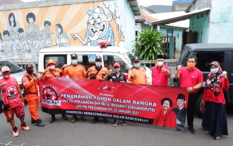PDIP DIY Tanam 2.000 Pohon Sebagai Kado Ultah Megawati Soekarnoputri dan HUT Ke-48 PDI Perjuangan.
