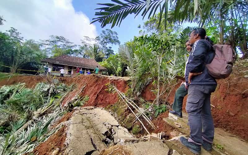 Longsor di Kupang, Pasutri Meninggal Dunia