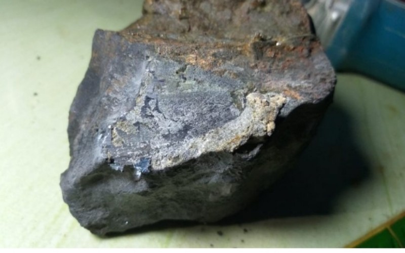 Batu yang Hantam Rumah di Lampung Tengah adalah Meteorit
