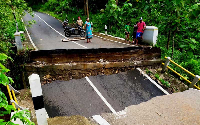 Hujan Deras di Gunungkidul, Sekolah Terendam Air dan Satu Jembatan Putus