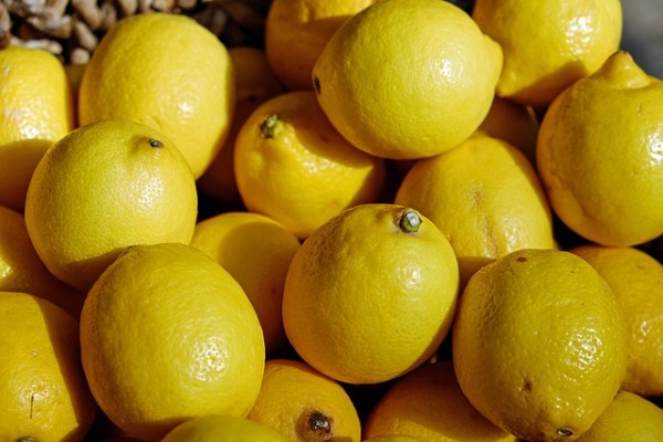 Ini Dia 5 Khasiat Luar Biasa jika Konsumsi Air Lemon Setiap Hari