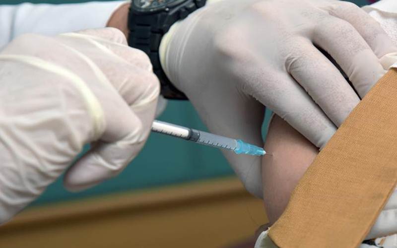 Penelitian CDC: Penyintas Covid-19 Alami Efek Samping usai Suntik Vaksin