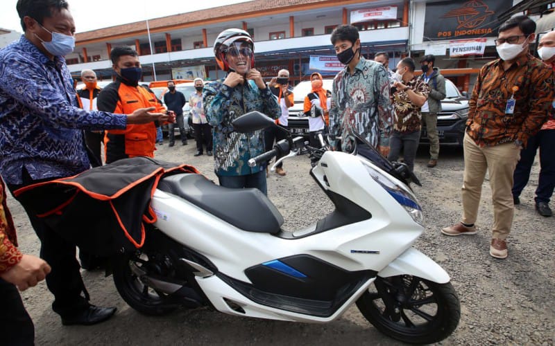 Wow, Pos Indonesia Gunakan Motor Listrik