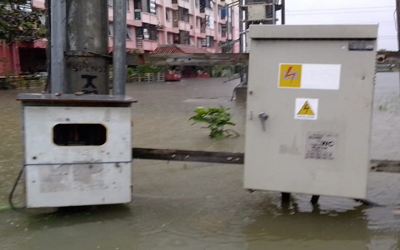 Banjir Semarang, Petugas PLN Fokus Pulihkan Gangguan