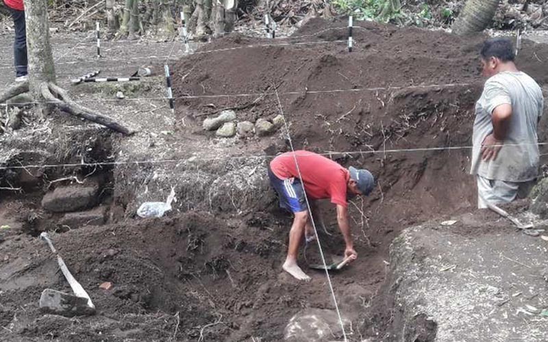 Penggalian Hari Pertama Situs Kolokendang Magelang Temukan 6 Kotak Batu