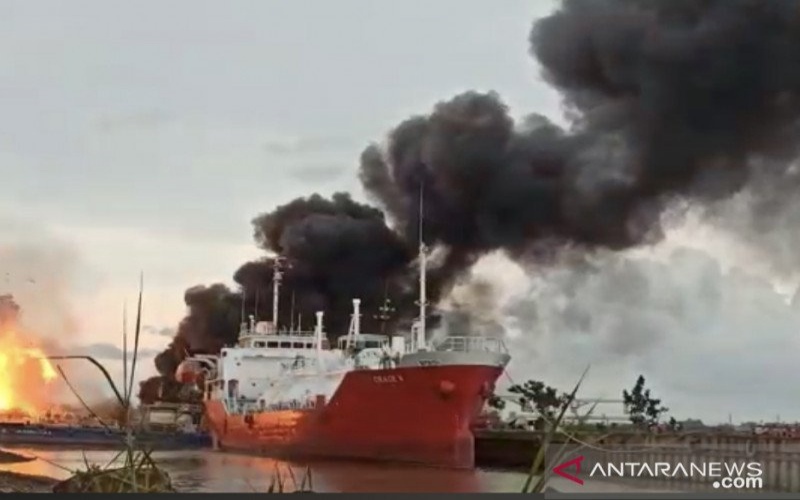 Kapal Tanker Milik Anggota DPR Meledak, Ini Videonya