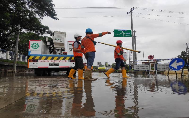 Sempat Dilanda Banjir, PLN Berhasil Pulihkan Listrik di Semarang