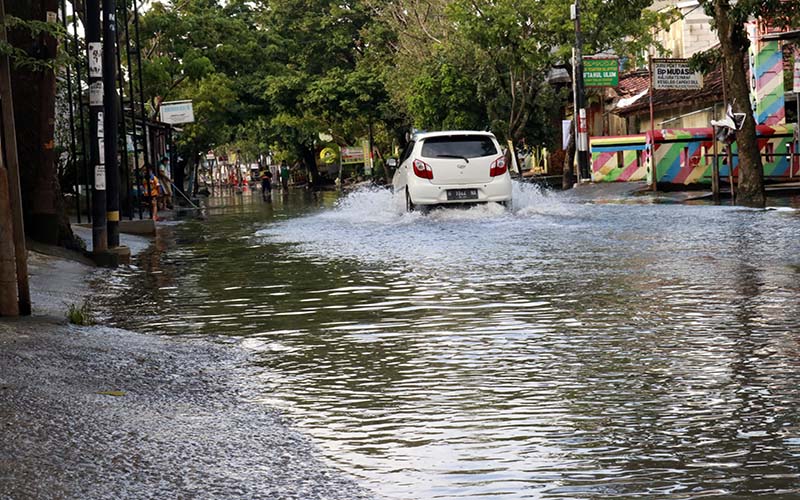 Pak Ganjar...Rob Naik, Banjir Semarang Makin Parah