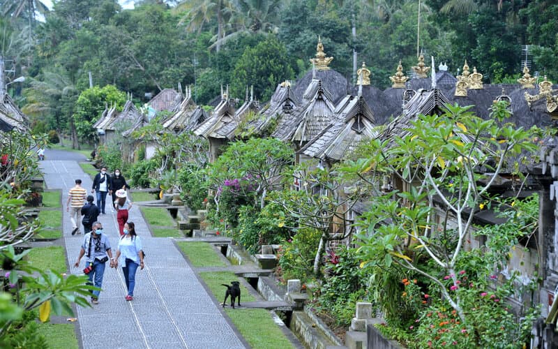 Sandiaga Uno Minta Kegiatan Pemerintah Diboyong ke Bali