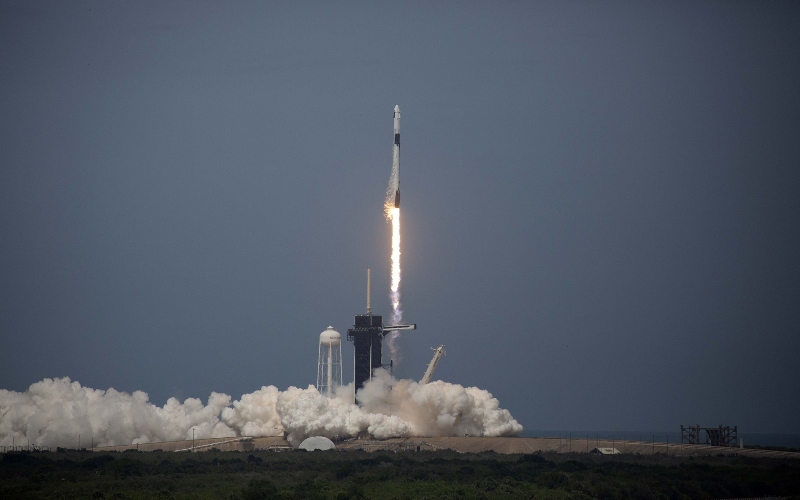Roket Falcon 9 Gagal Diluncurkan Sebelum Lepas Landas