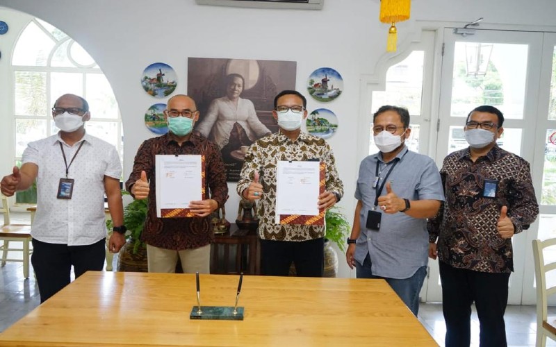 PLN dan Pelindo Bersinergi Sambung Listrik Shore Connection di Pelabuhan