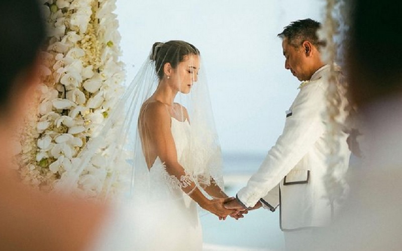 Julie Estelle dan David Tjiptobiantoro Menikah di Maldives, Ini Foto-Fotonya