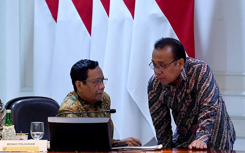 Mahfud MD: Yang Ingin Presiden 3 Periode Hanya Menjilat dan Menjerumuskan Jokowi!