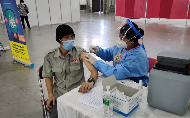 11.600 Orang Disuntik Vaksin di JEC, Ada Keluarga Kraton, ASN hingga Jurnalis