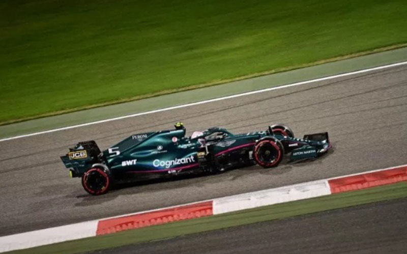 Debut Vettel di Aston Martin Berujung Nestapa
